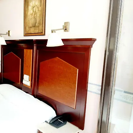 Sara By Gaiarooms ゲストハウス 2*